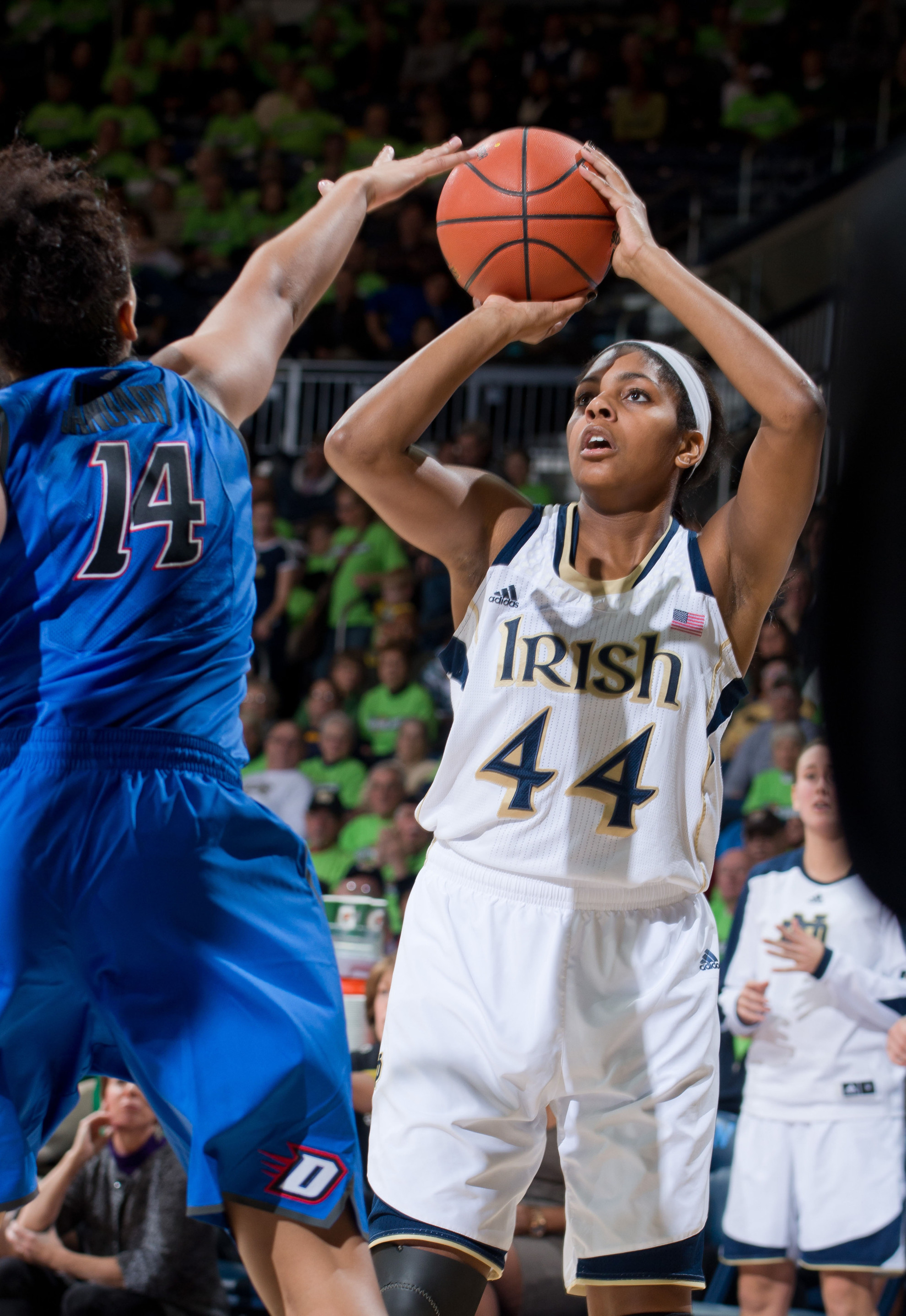 #4 Irish Back On The Road Saturday At Michigan Senior forward/tri-captain (and Grosse Pointe Woods, Mich., native) Ariel Braker leads the fourth-ranked Fighting Irish back to her home state this weekend, as Notre Dame visits regional rival Michigan at 7 p.m. (ET) Saturday in Ann Arbor.
