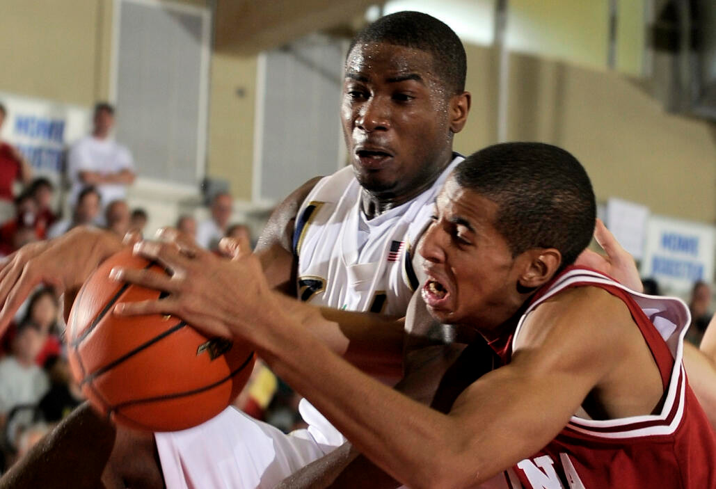No. 8 Notre Dame Rolls Over Indiana, 88-50 CORRECTION Indiana Notre Dame Maui Invitational Basketball