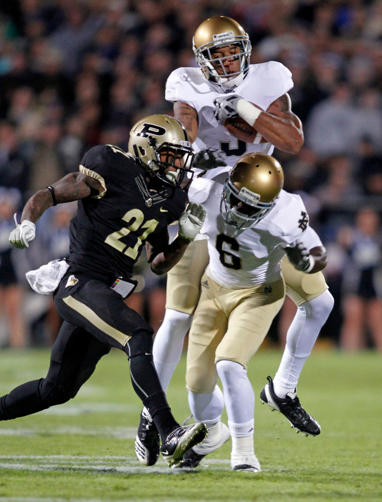 Irish Keep Rolling, Shut Down Purdue in 38-10 Triumph (AP)