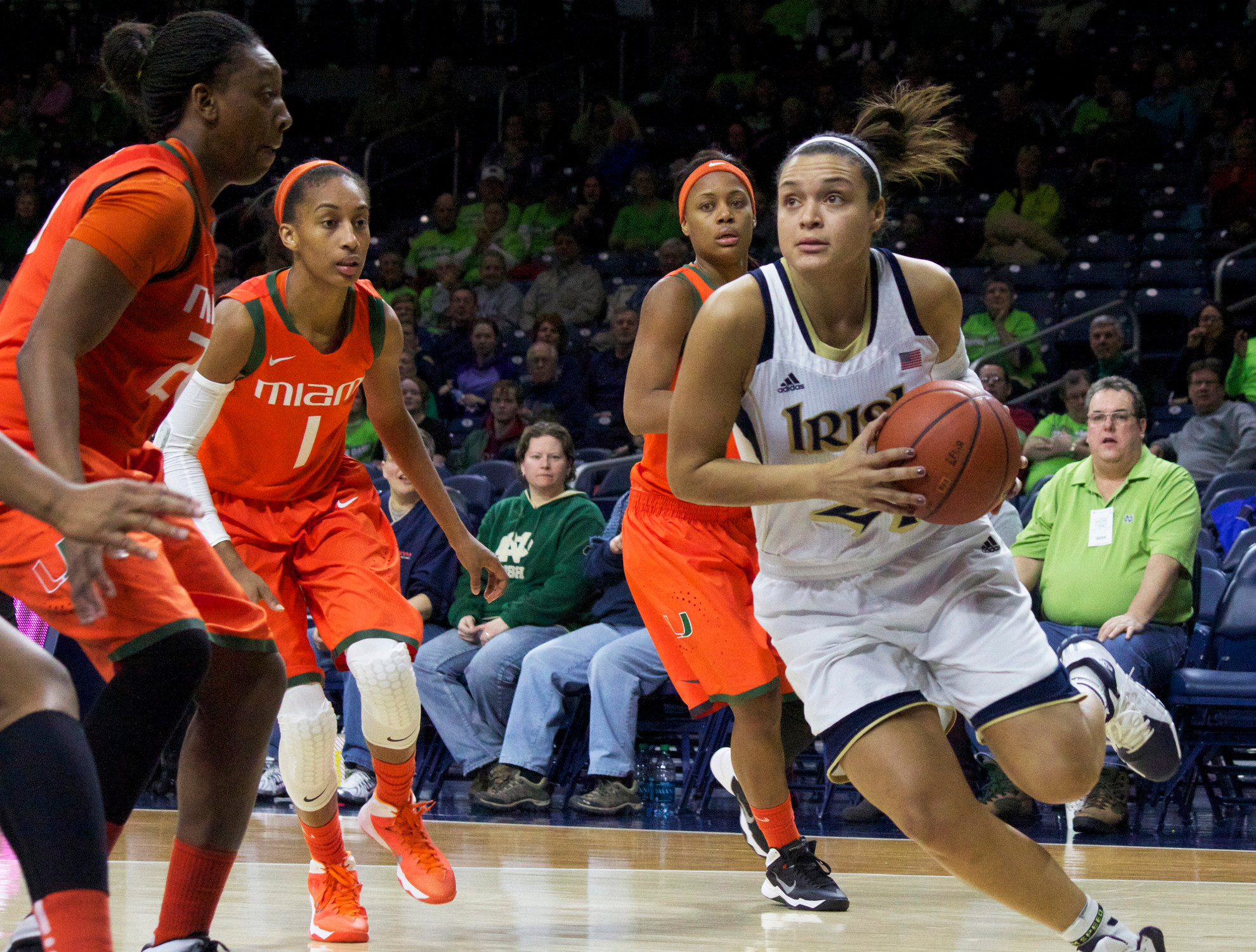#2 Irish Host Syracuse For Annual Pink Zone Game In seven of Notre Dame's last 10 games against Syracuse, a Fighting Irish player has posted (at the time) a career scoring high, including Kayla McBride's 25 points in last year's 79-68 win at Purcell Pavilion.
