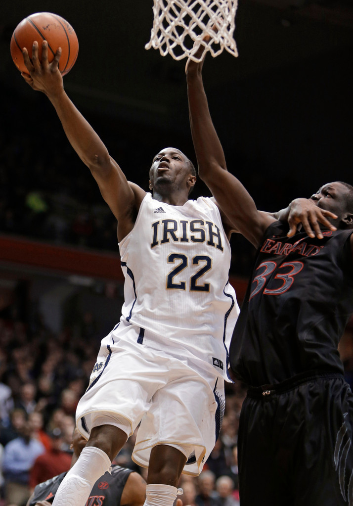 No. 17 Notre Dame Tops No. 21 Cincinnati, 66-60 (AP)