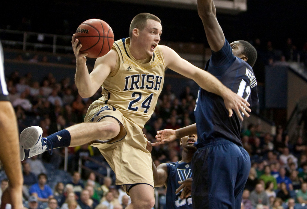 Notre Dame Gets By Villanova, 65-60 (AP)