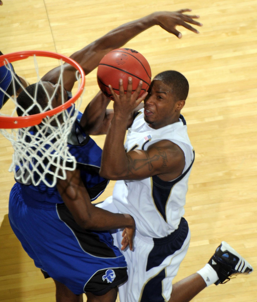 Irish Defeat Pirates, 88-79 (AP)