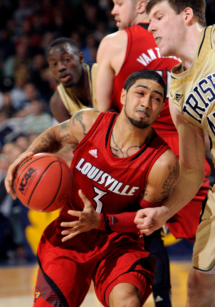 No. 25 Notre Dame beats No. 11 Louisville in 5OT (AP)