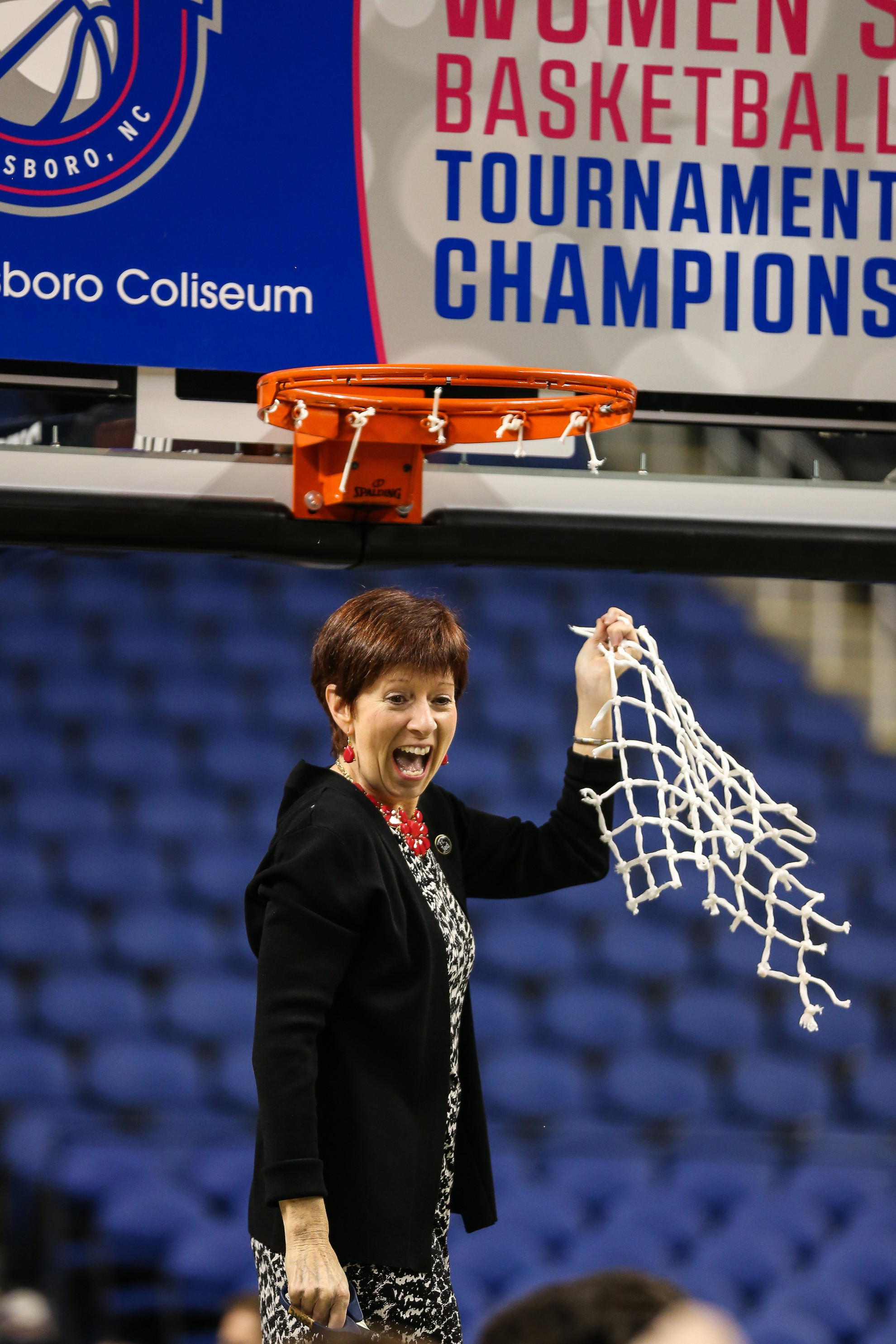 IRISH EXTRA: For Notre Dame and Stanford, A Rivalry Renewed Hall of Fame head coach Muffet McGraw begins her 29th season at Notre Dame (and 34th season overall) in 2015-16, leading the Fighting Irish into a challenging schedule that includes 13 opponents that played in last year's NCAA Championship (six that advanced to the Sweet 16 or better).