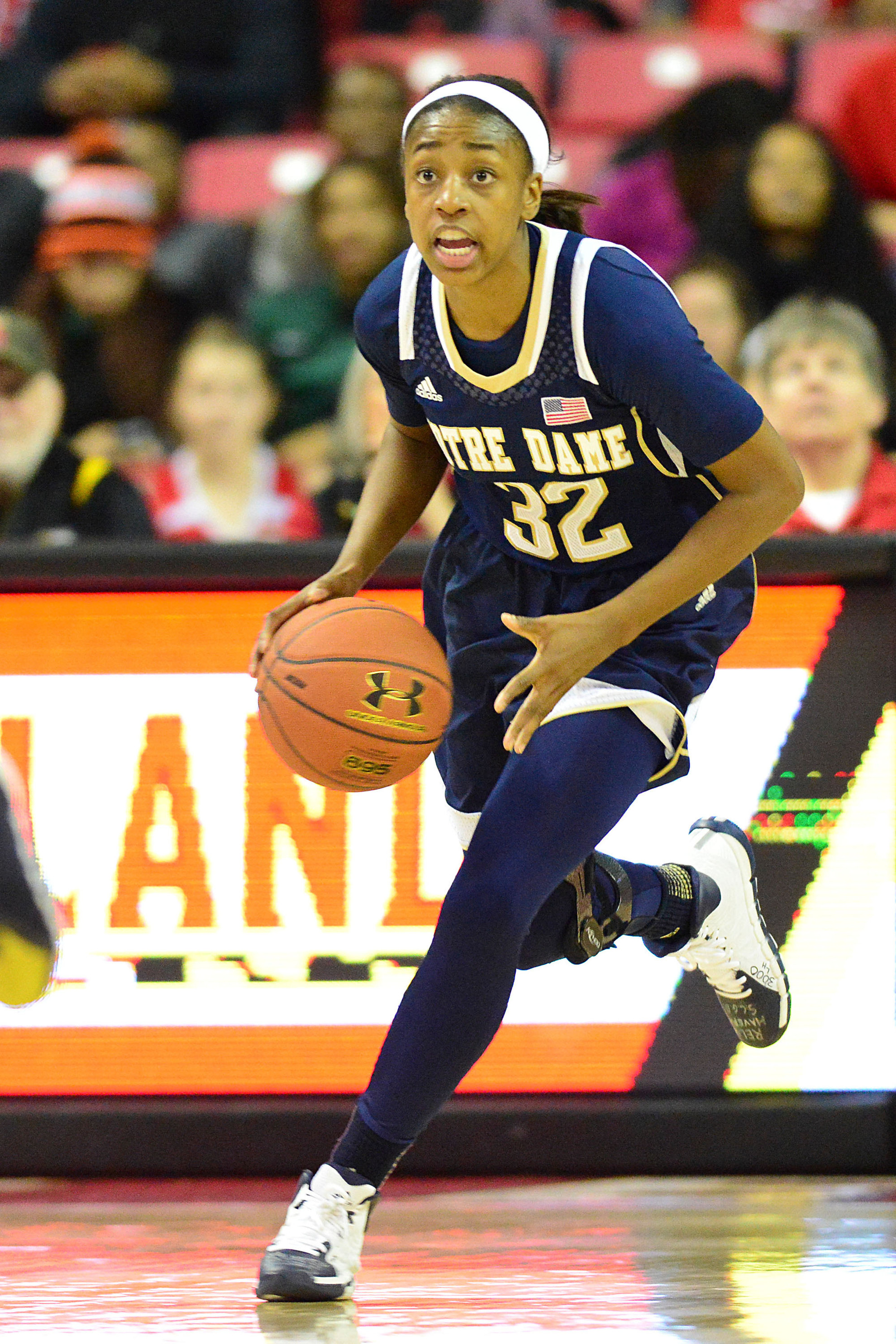 Loyd Leads #2 Notre Dame to Win Over #8/6 Maryland, 87-83 Jewell Loyd set new career highs with 31 points and six assists in Monday's 87-83 win at No. 8/6 Maryland.