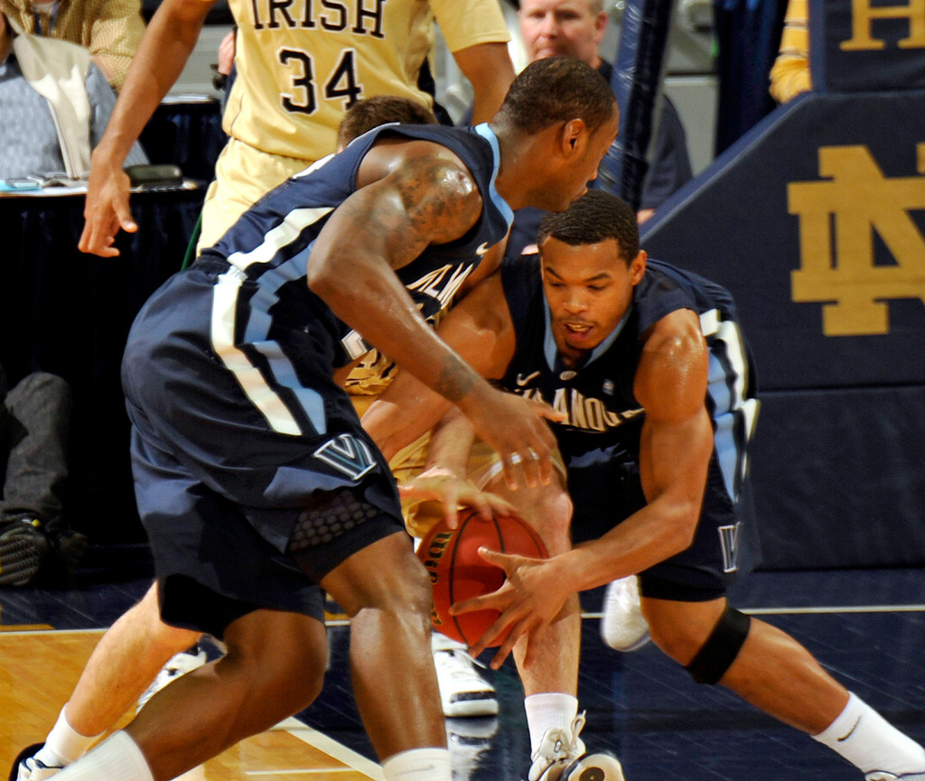 High Scoring Leads No. 8 Irish Past No. 19 Villanova, 93-72 (AP)