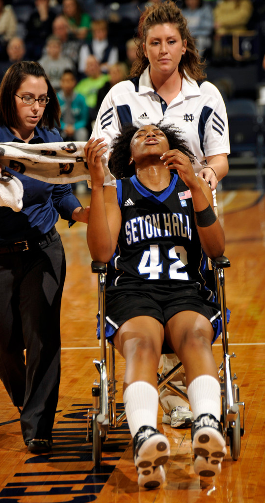 #8 Irish Dominate Seton Hall, 89-38 (AP)