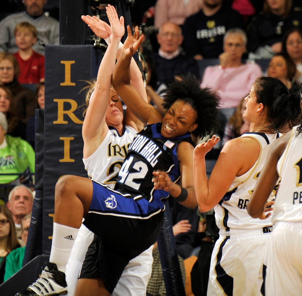 #8 Irish Dominate Seton Hall, 89-38 (AP)