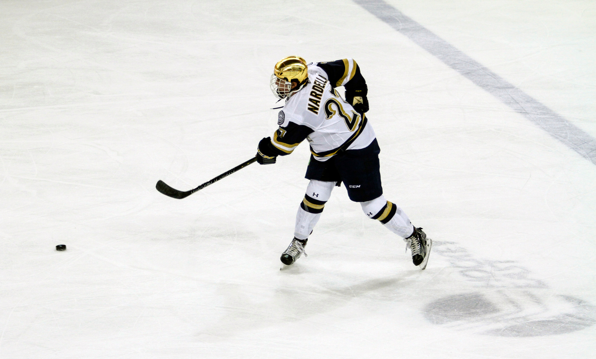 Nardella Named Hockey East Rookie of the Week Bobby Nardella led the Irish with three points (1-2-3) against Minnesota Duluth.