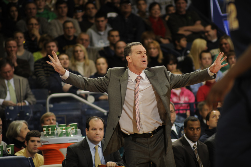 Dragicevich's 22 Help Irish Beat No. 22 Pittsburgh 72-59 (AP)