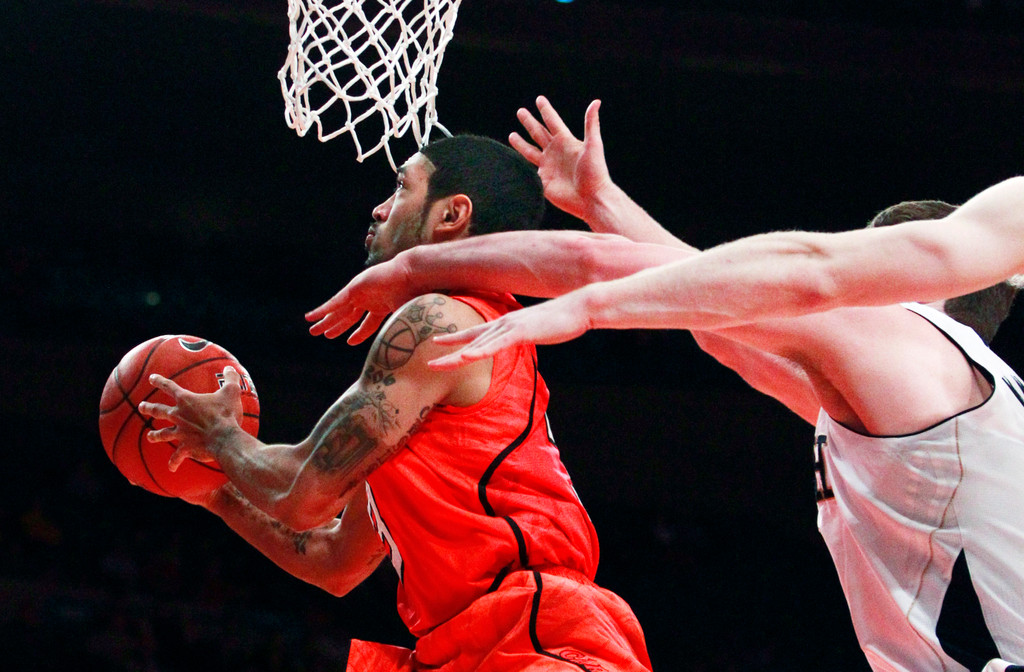 No. 23 Notre Dame Drops 64-50 Semifinal to Louisville (AP)