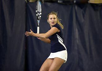 Kelcy Tefft earned a singles win for the Irish, dominating Michigan's Rika Tatsuno, 6-0, 6-0.