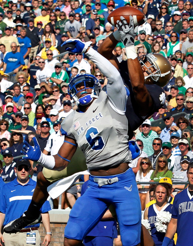 Irish Offense Erupts in Record-Setting 59-33 Triumph Over Air Force (AP)