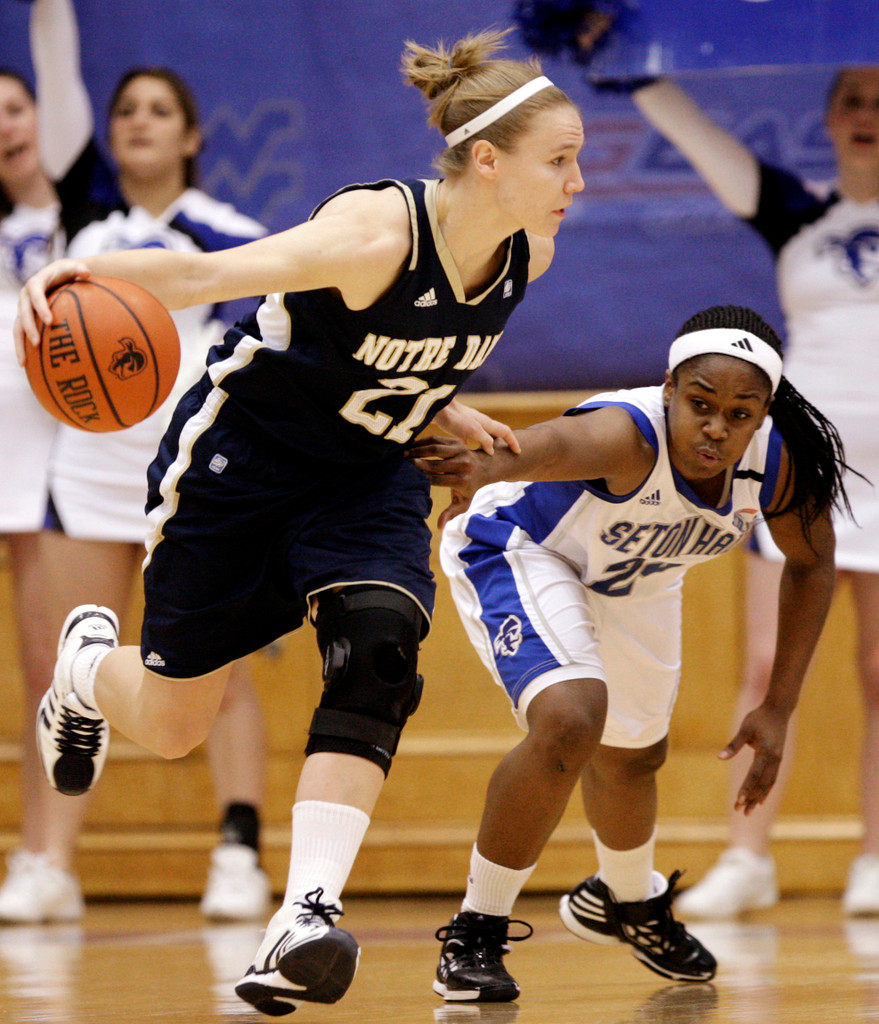 No. 3 Notre Dame Cruises Past Seton Hall, 74-36 (AP)