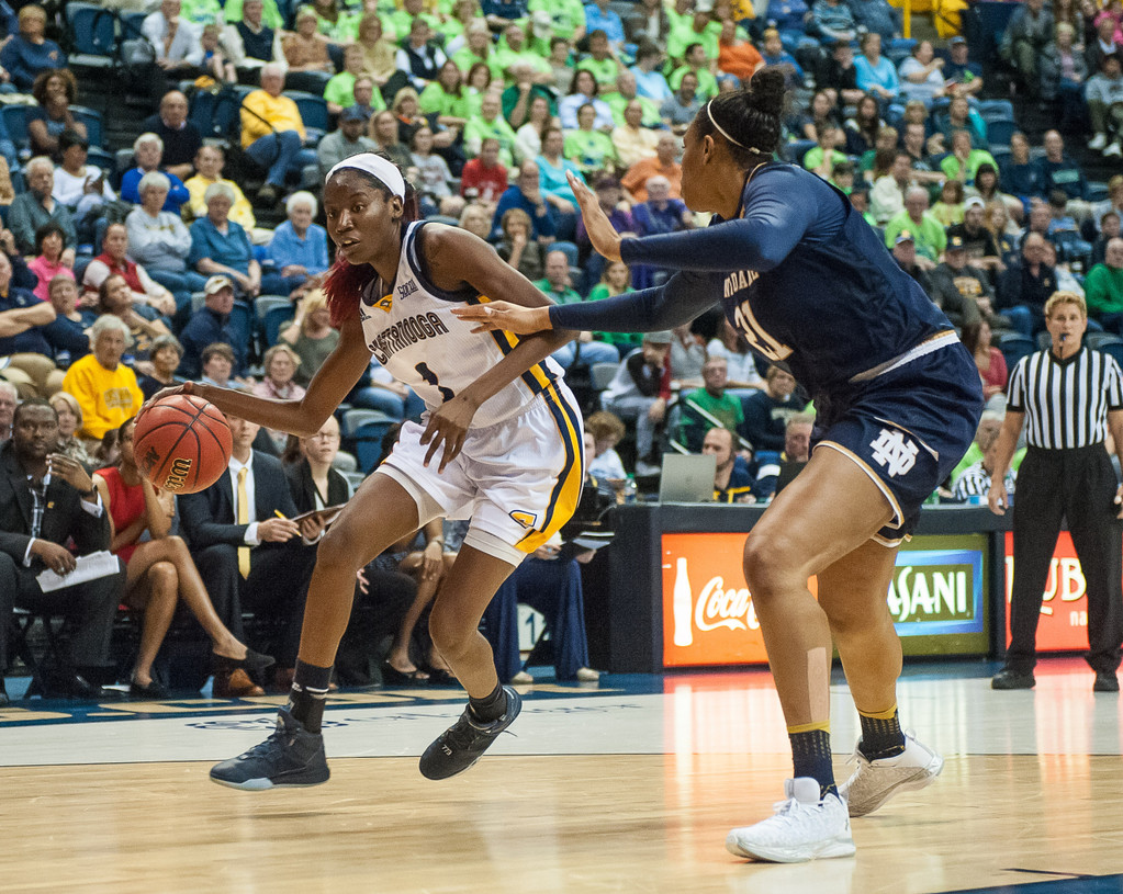No. 2 Notre Dame 79, Chattanooga 58