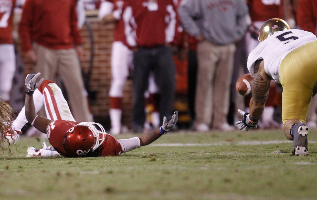 No. 5 Irish Defeat No. 8 Oklahoma, 30-13, to Stay Perfect (AP)