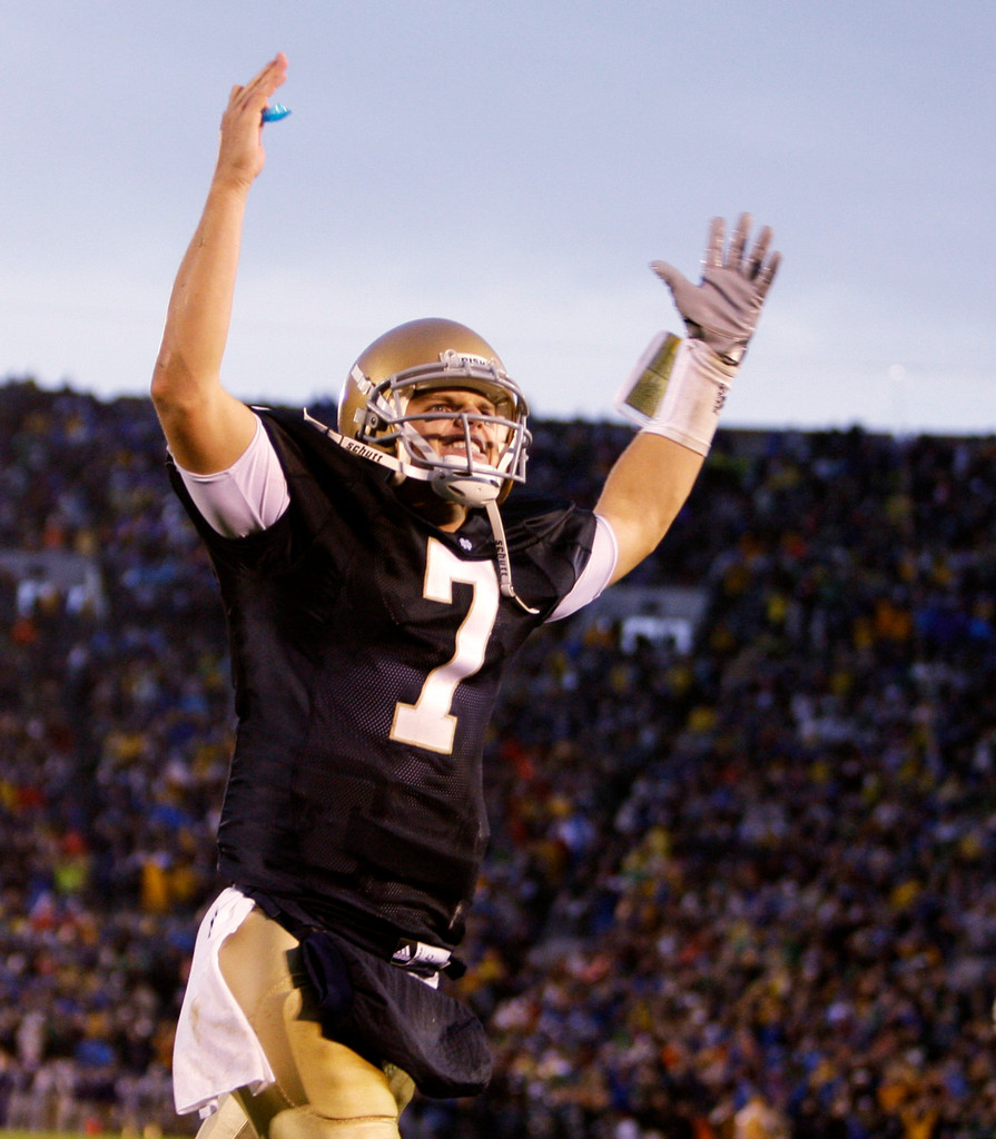 Notre Dame Outlasts Washington in OT, 37-30 (AP)