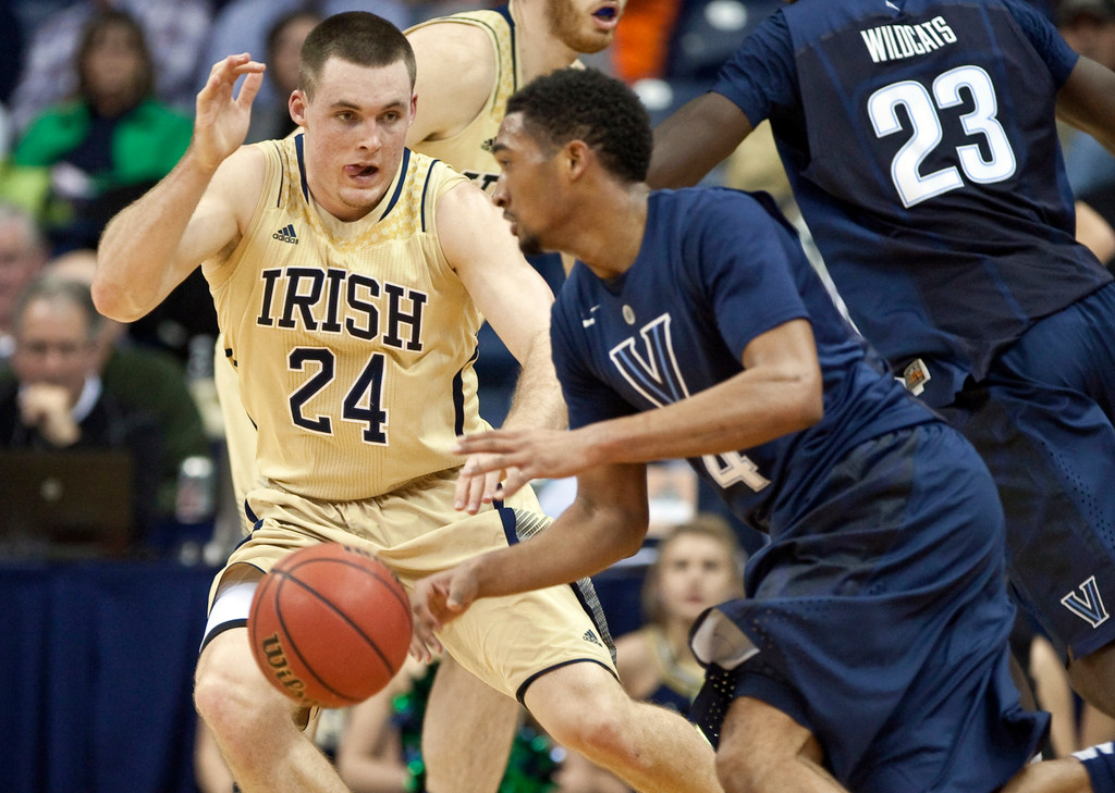 Notre Dame Gets By Villanova, 65-60 (AP)