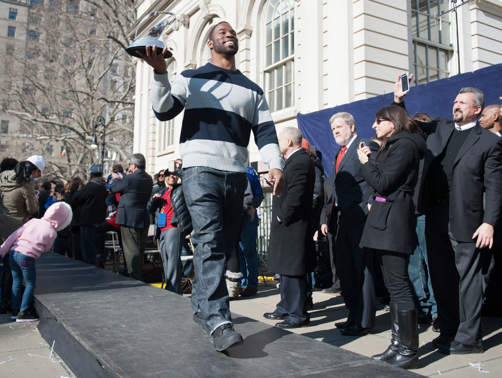 Justin Tuck & Sergio Brown at Super Bowl XLVI (AP)