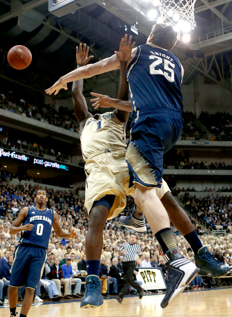 Notre Dame Overcomes Slow Start, Upends No. 20 Pitt, 51-42 (AP)