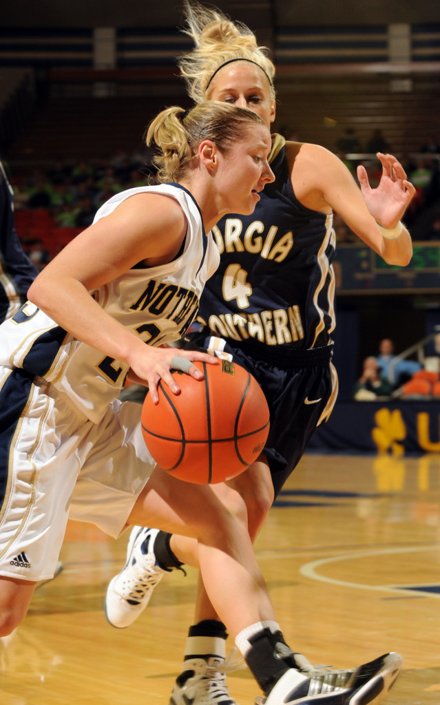 #14 Irish Shut Down Georgia Southern, 85-36 (AP photos)