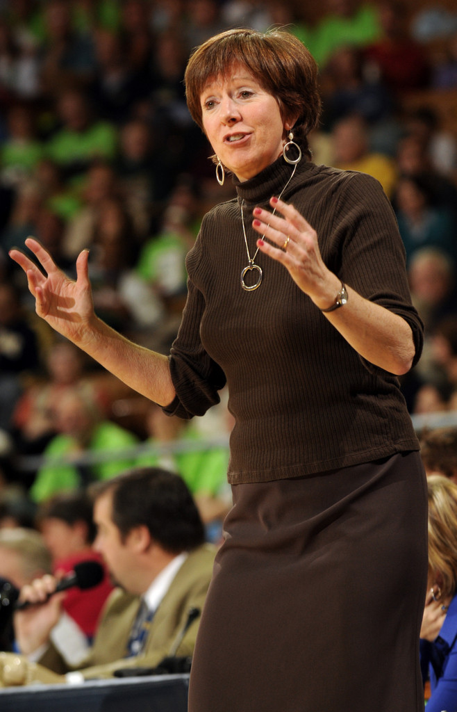 #14 Irish Shut Down Georgia Southern, 85-36 (AP photos)