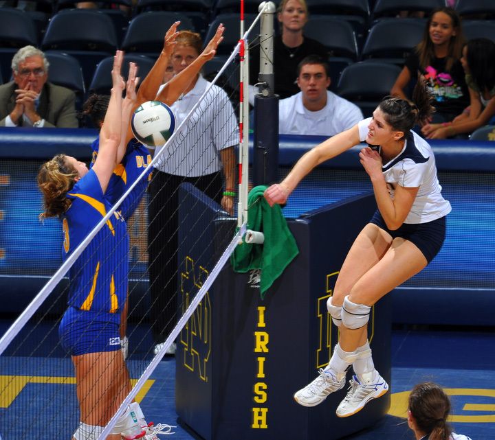 Nine kills by Kellie Sciacca paced the Irish in a 3-0 non-conference loss to Santa Clara.