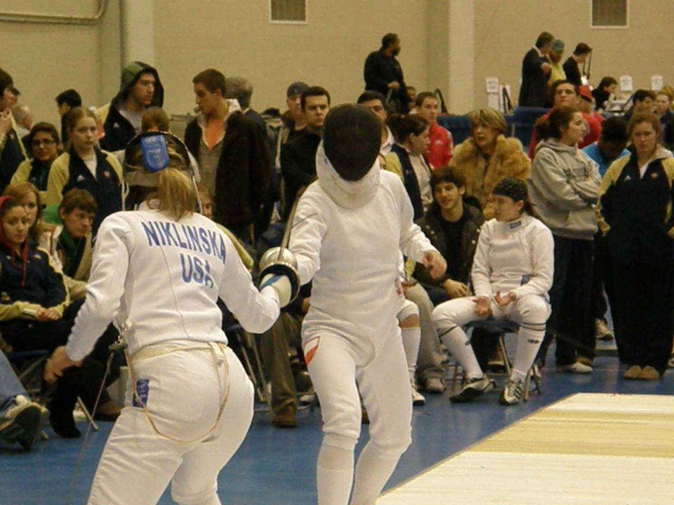Ewa Nelip takes on Joanna Niklinska in what proved to be the title-clinching bout for the Irish in women's epee.