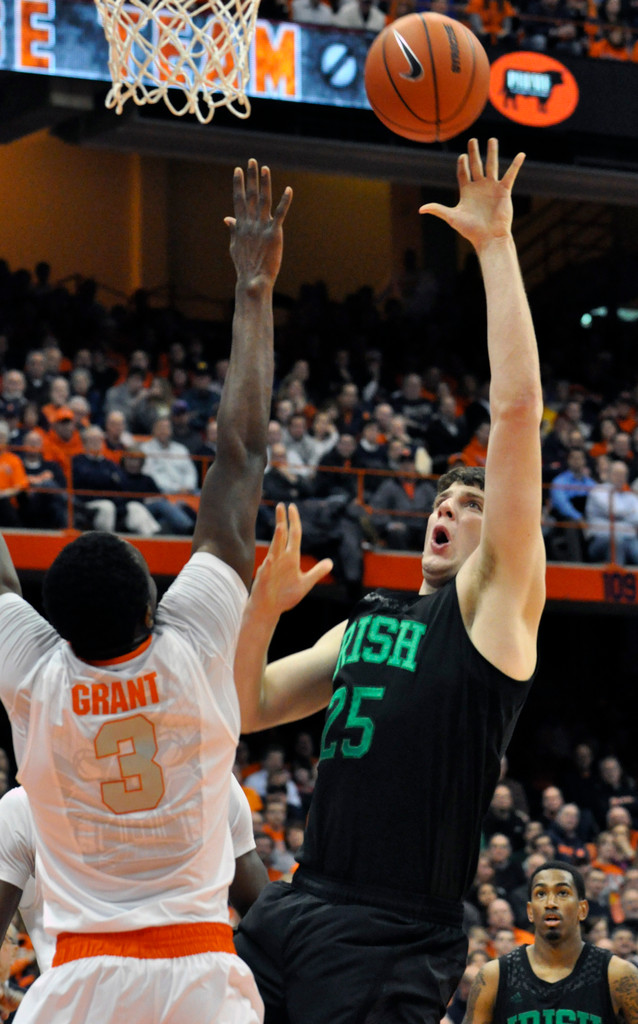 No. 25 Notre Dame Falls To No. 9 Syracuse, 63-47 (AP)