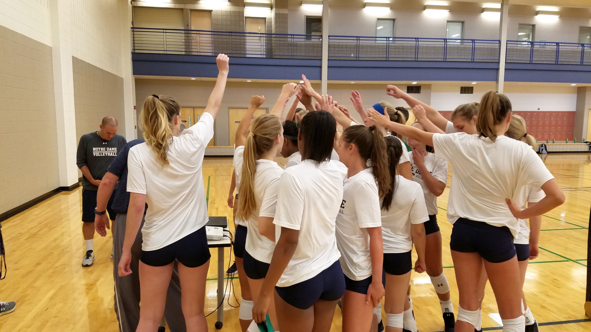 Notre Dame Volleyball Opens 2017 Preseason Notre Dame Volleyball Opens 2017 Preseason