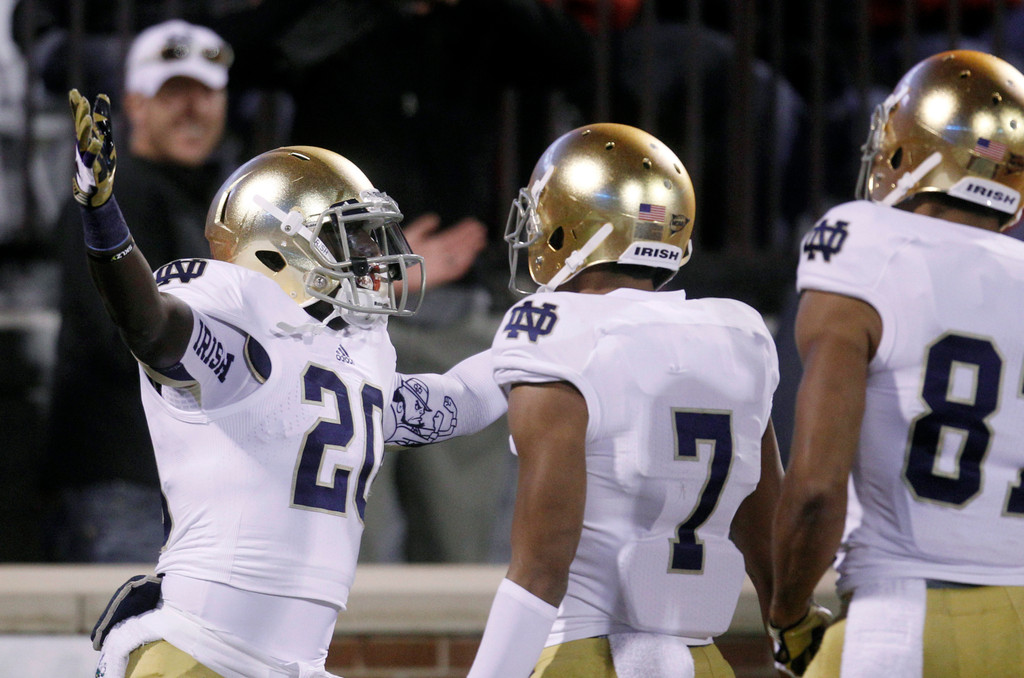 No. 5 Irish Defeat No. 8 Oklahoma, 30-13, to Stay Perfect (AP)