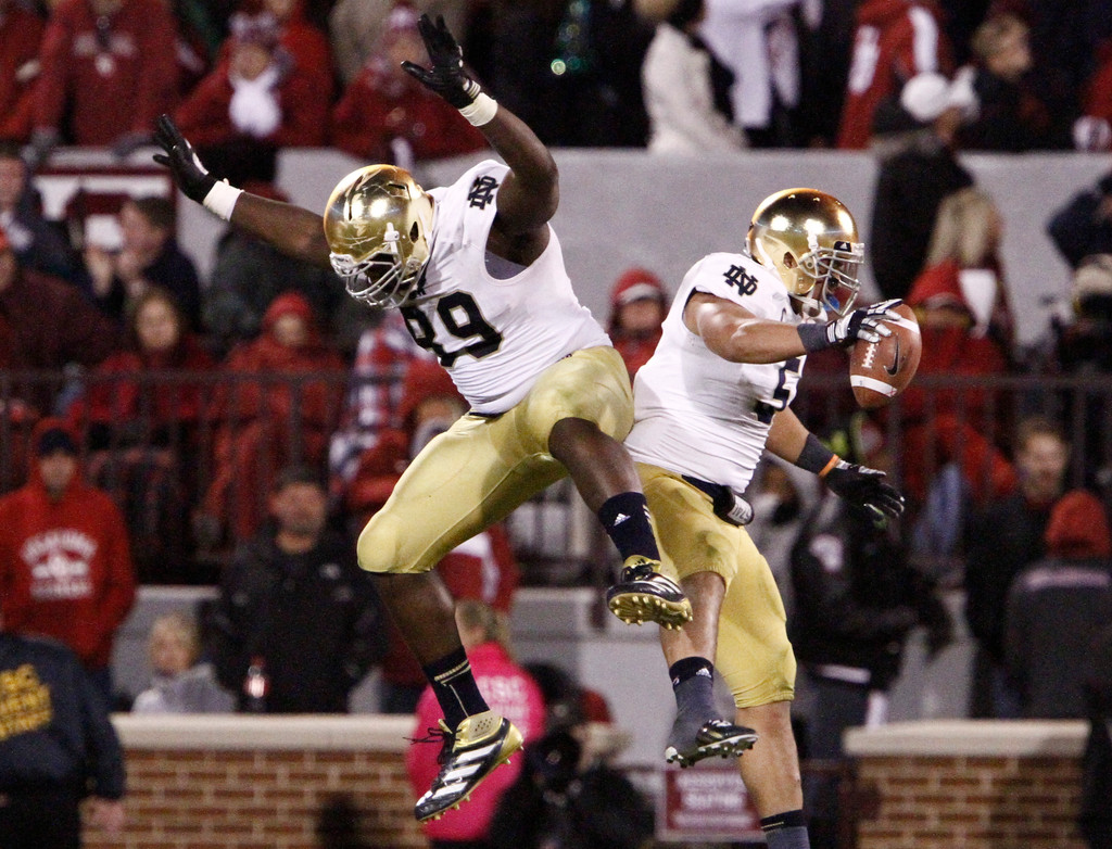 No. 5 Irish Defeat No. 8 Oklahoma, 30-13, to Stay Perfect (AP)