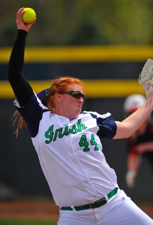 Senior Laura Winter won her 89th career game Saturday against Cal State Fullerton, surpassing two-time All-American Jennifer Sharron for third place on the school's all-time wins list