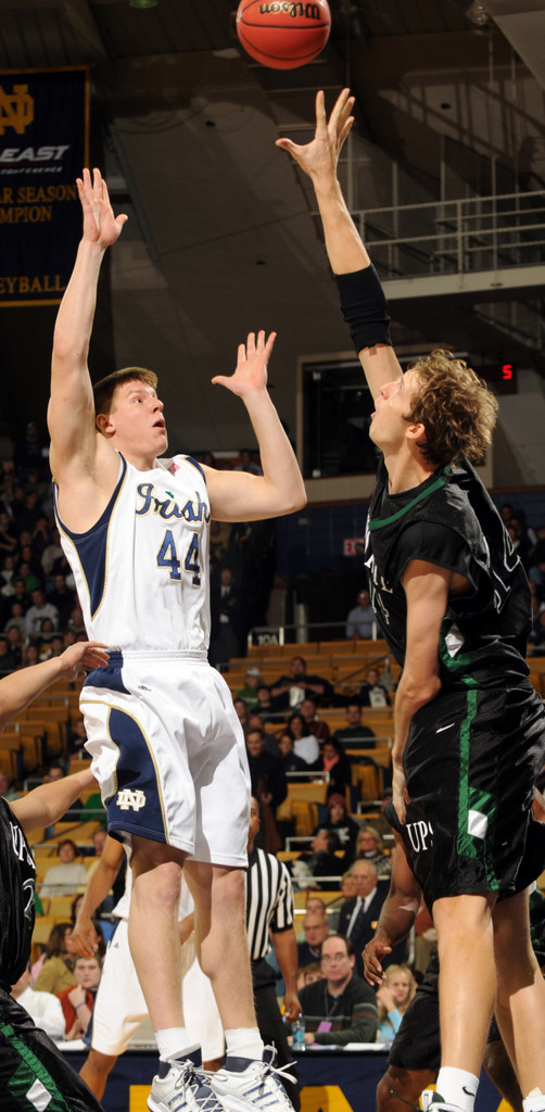Harangody Leads No. 9 Notre Dame Past USC Upstate, 94-58
