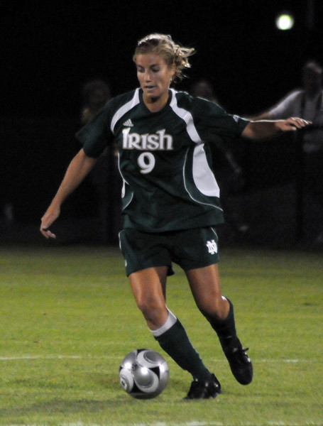 Fowlkes and Schuveiller Collect BIG EAST Weekly Women’s Soccer Awards Lauren Fowlkes earned her first BIG EAST Offensive Player of the Year honor.