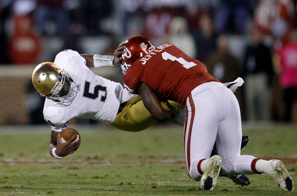 No. 5 Irish Defeat No. 8 Oklahoma, 30-13, to Stay Perfect (AP)