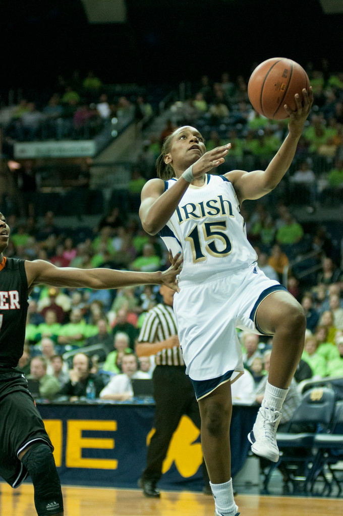 Notre Dame Women's Basketball tops Mercer (93-36) on 11-20-2012