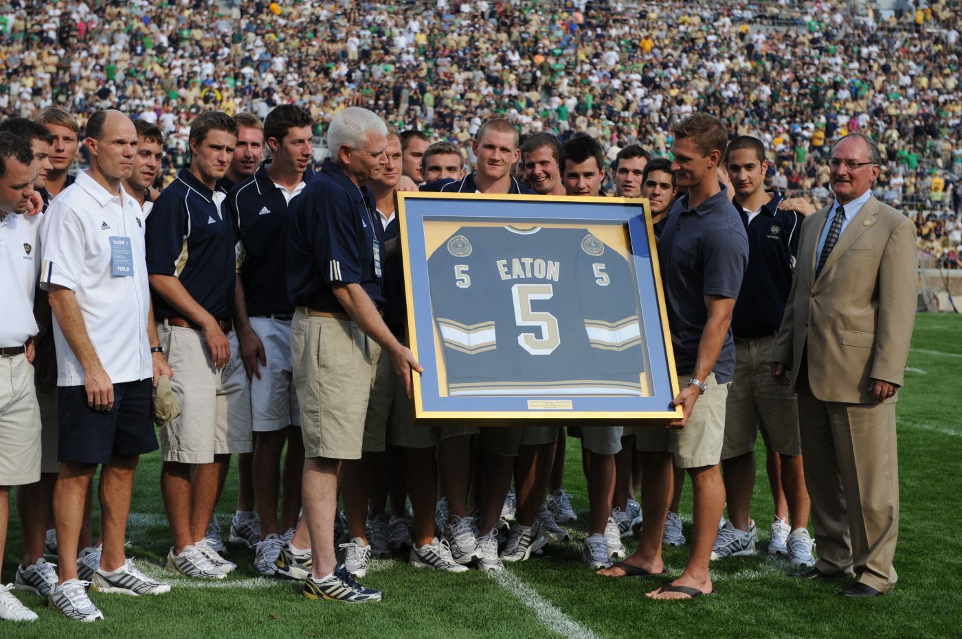 Mark Eaton Returns to Notre Dame – Notre Dame Fighting Irish – Official  Athletics Website