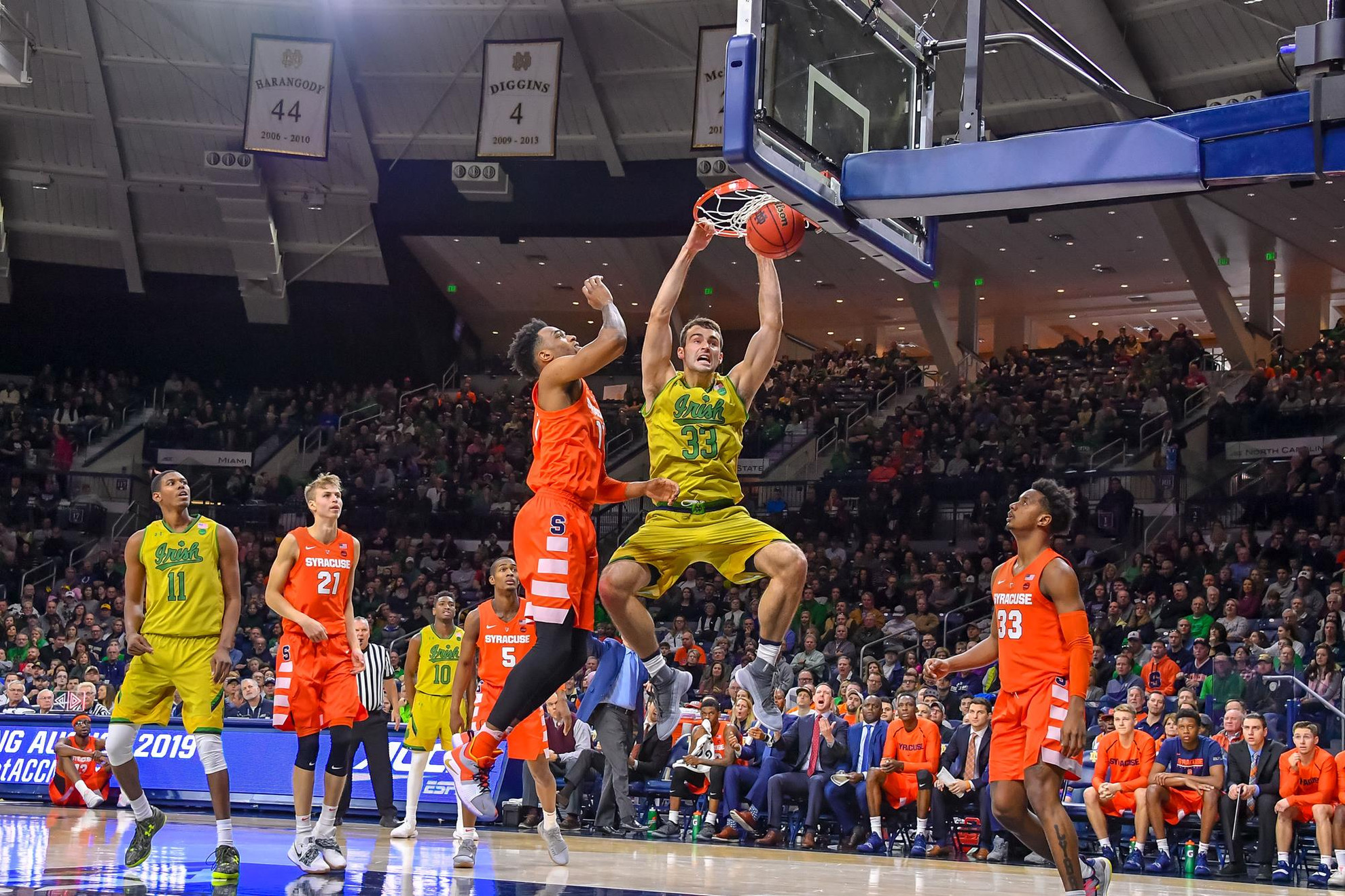 Mooney’s Double-Double Not Enough In Loss To Syracuse Mooney 3 010519