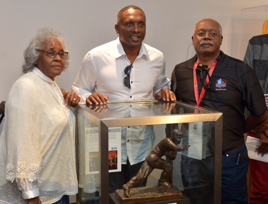 Jerome Bettis and Tim Brown inducted into Pro Football Hall of Fame