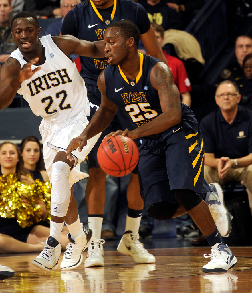 No. 20 Irish Rout West Virginia 71-44; Win Streak Hits Nine (AP)