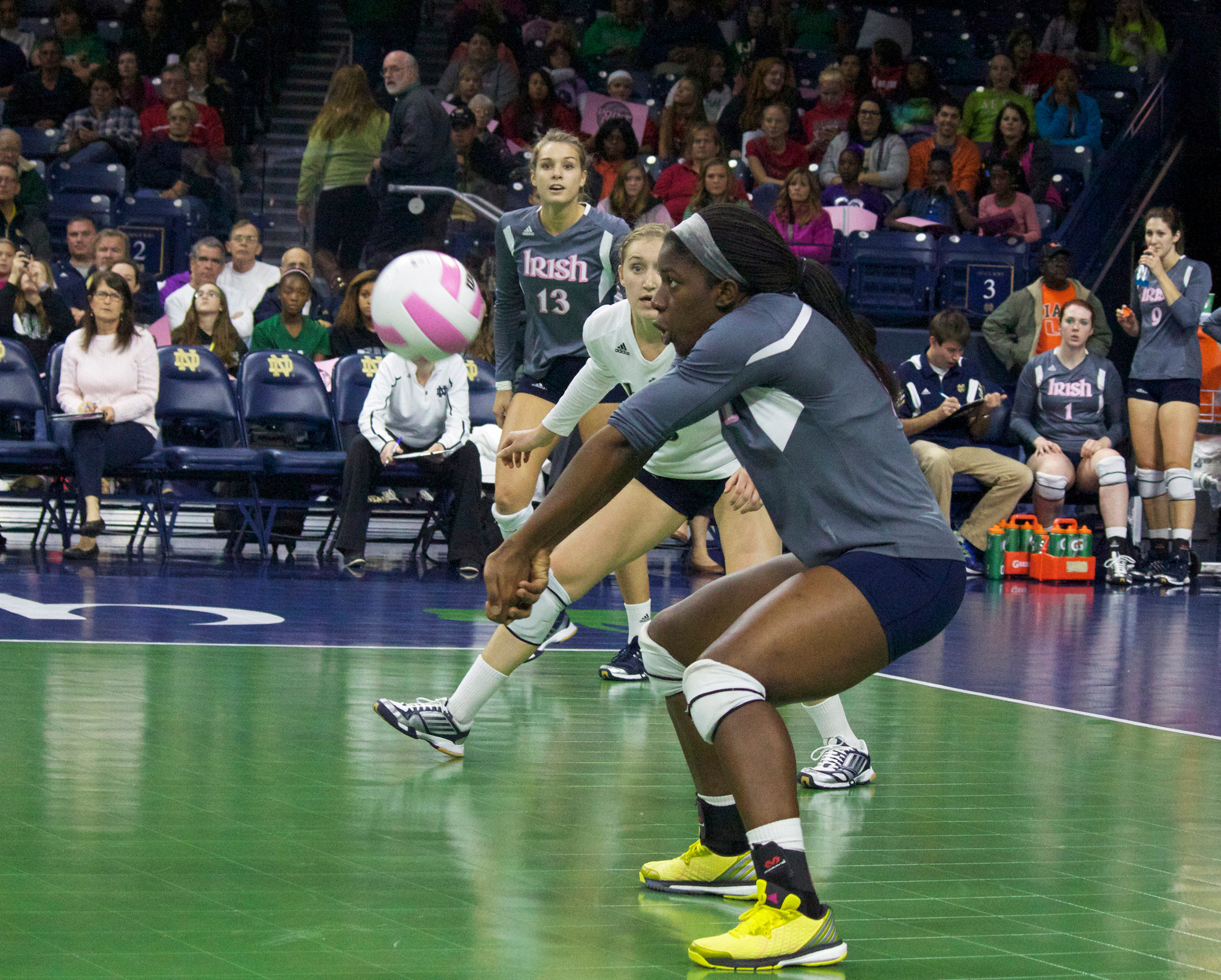 Irish Can’t Maintain Momentum Of First Set; Fall At UVA, 3-1 Junior Toni Alugbue tied for the team high with 11 kills and had a team-high 17 digs against Virginia Sunday.