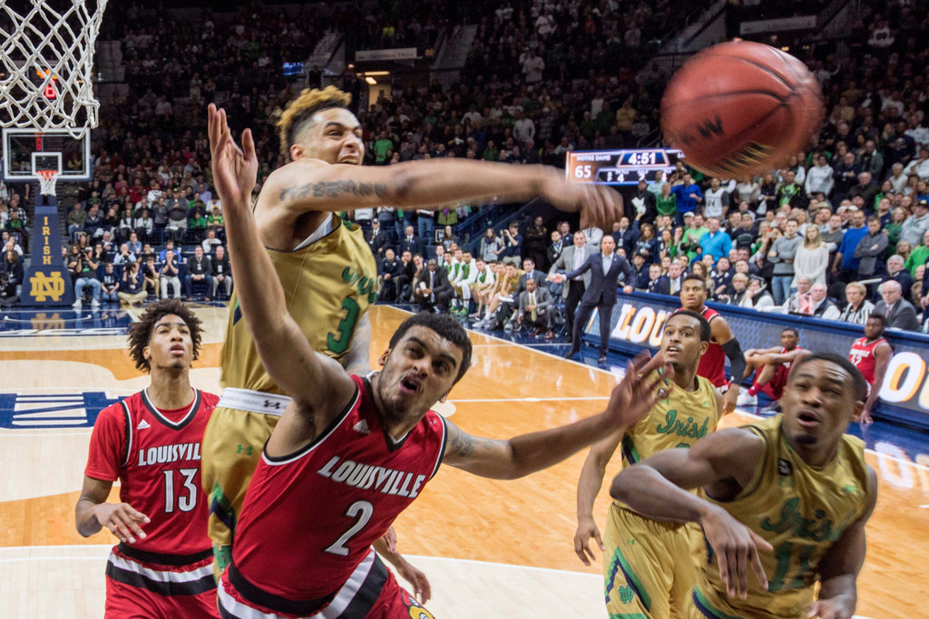 Notre Dame 71, Louisville 66