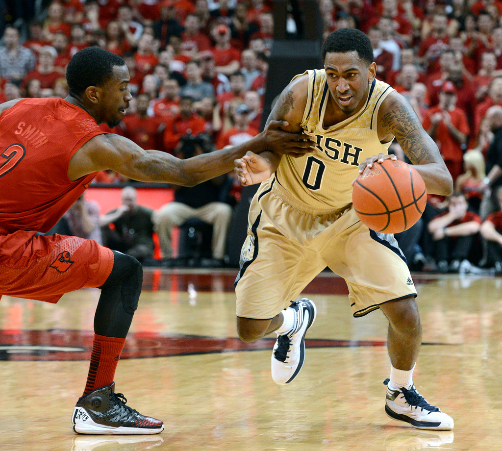 No. 24 Notre Dame Falls To No. 8 Louisville, 73-57 (AP)