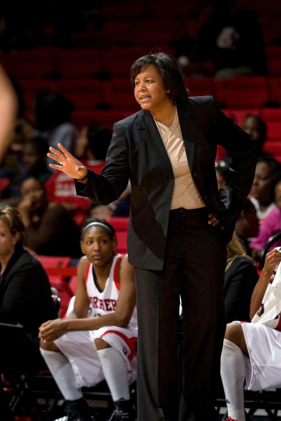 Carol Owens Named Associate Women’s Basketball Coach At Notre Dame Carol Owens, who spent 10 seasons on the women's basketball coaching staff at Notre Dame (1995-2005) and most recently served as head coach at Northern Illinois for five years, has been named associate coach for the Fighting Irish, head coach Muffet McGraw announced Wednesday.