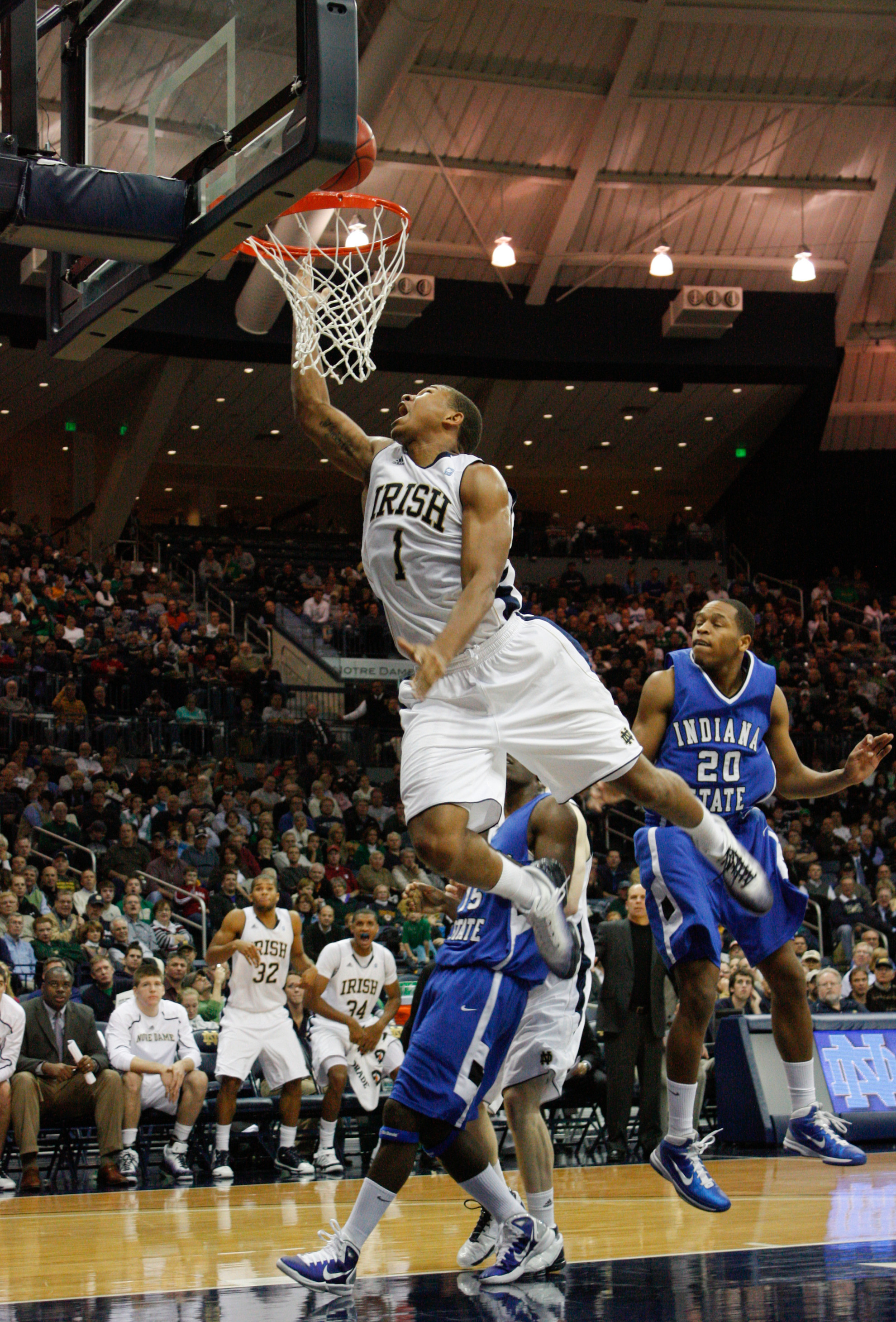 Men’s Basketball Gameday Central – #23/23 Notre Dame vs. #17/16 Kentucky Senior forward Tyrone Nash