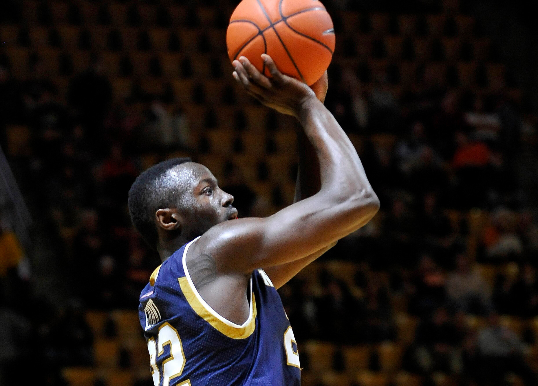 Grant Leads No. 8 Notre Dame Past Virginia Tech, 85-60 v