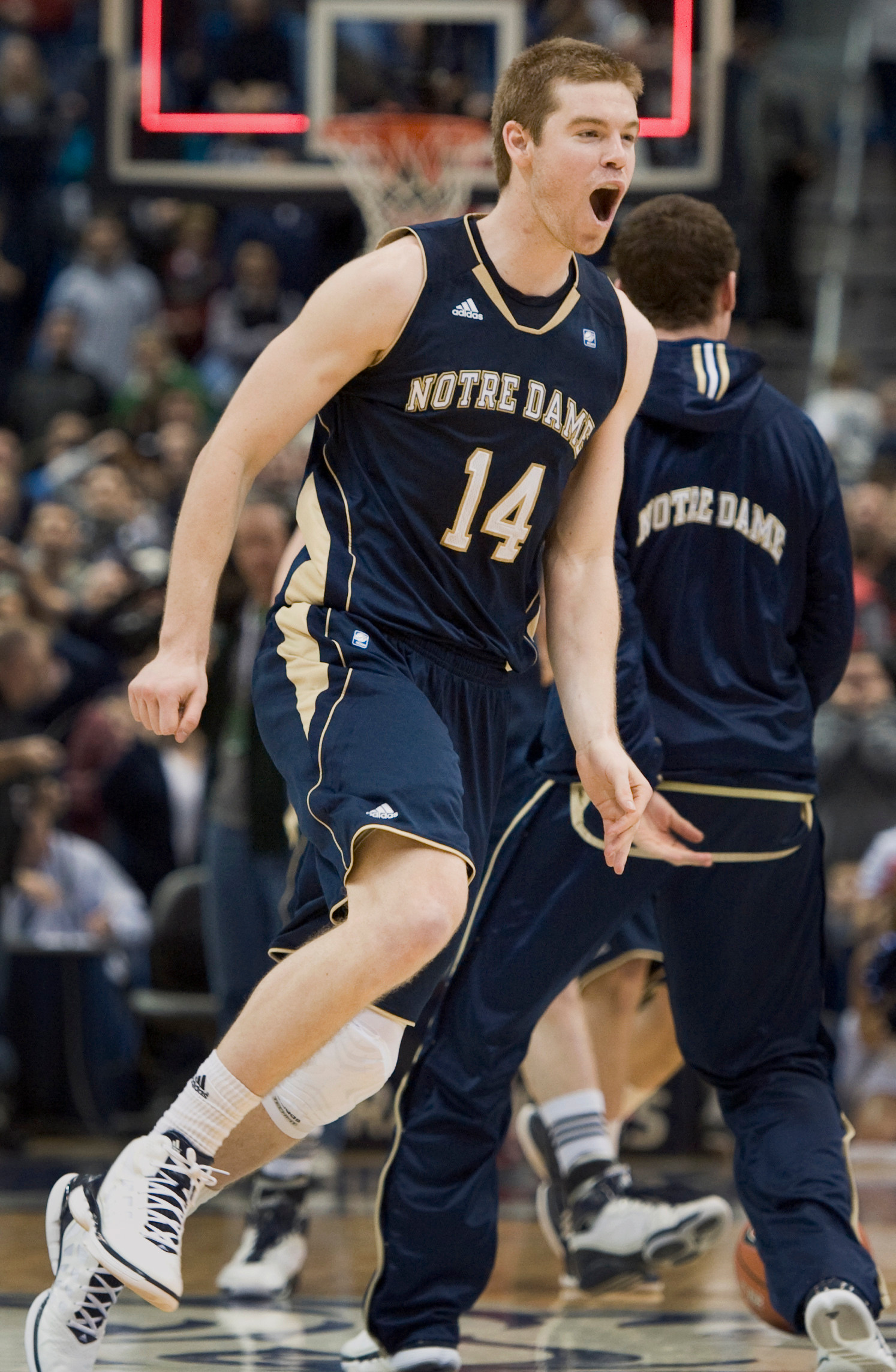 Irish Take Four-Game Win Streak To West Virginia Notre Dame Connecticut Basketball