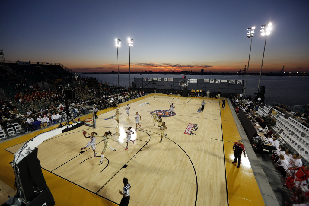 Achonwa Leads #7/6 Notre Dame Past #19/21 Ohio State, 57-51 (AP)